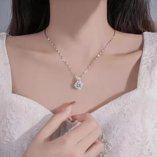 Delicate Sunflower Moissanite Necklace, Light Luxury Diamond Clavicle Chain For Ladies