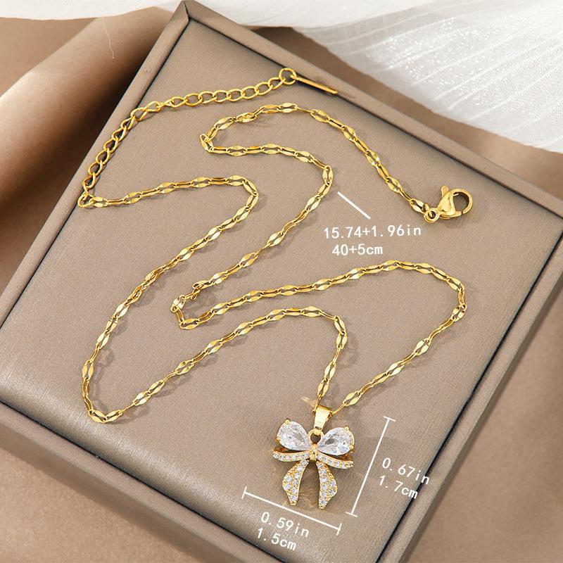 Delicate Sunflower Moissanite Necklace, Light Luxury Diamond Clavicle Chain For Ladies