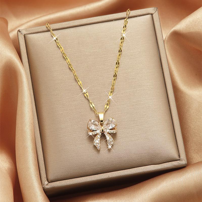 Delicate Sunflower Moissanite Necklace, Light Luxury Diamond Clavicle Chain For Ladies