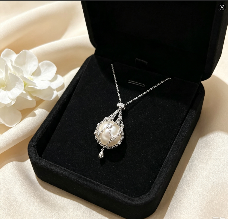Dreamcatcher Sparkling Diamond Inlaid Mesh Pearl Necklace