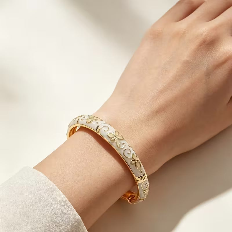 Vintage Palace Style Fashion Decorative Bangle