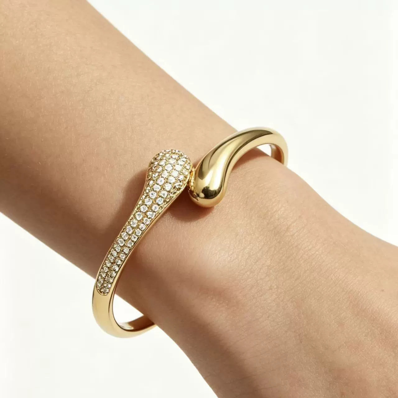 Luxury Niche Snake Waterdrop Full Paved Zircon Bangle, Anti-fade Gold Plated Designer Bracelet